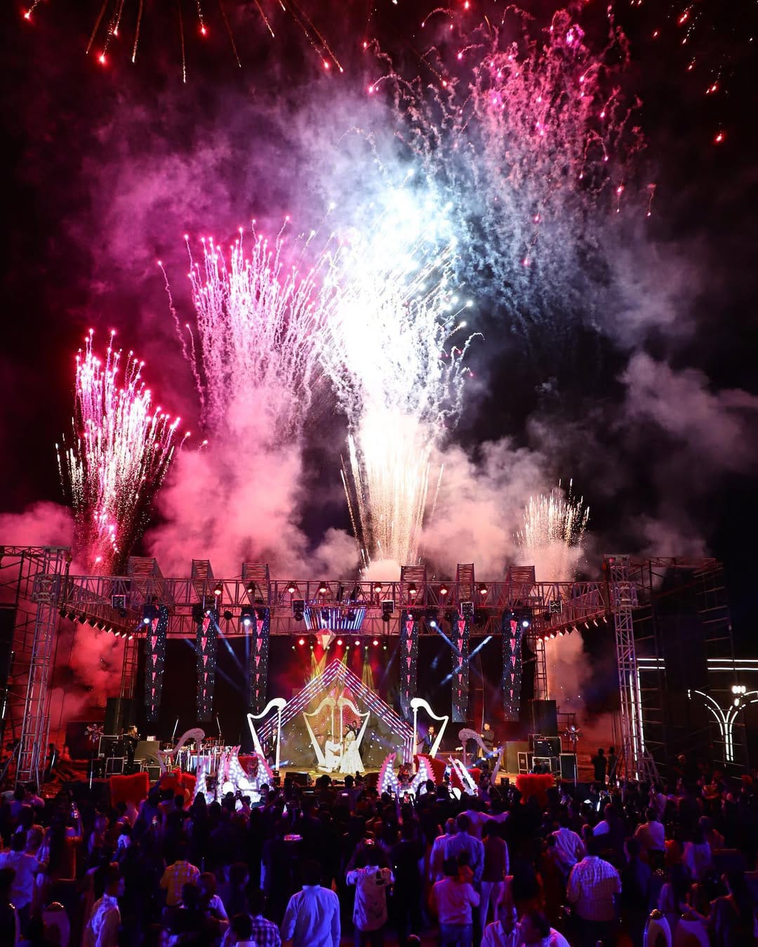 Wedding sparkler at ceremony